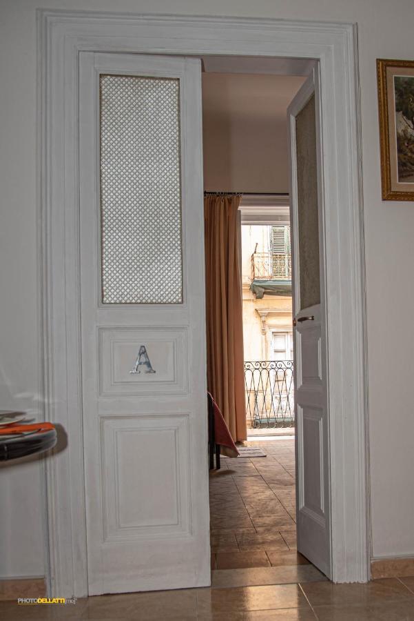 טאראנטו Victoria Suite Casa Vacanza מראה חיצוני תמונה